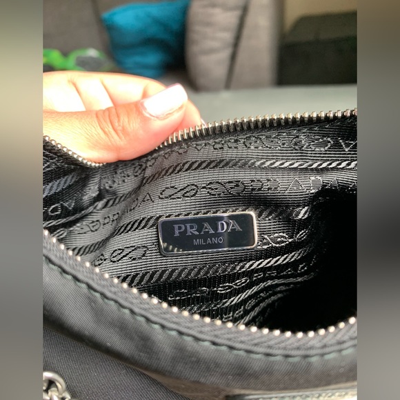 Prada Re-Edition Nylon Bag - Picture 6 of 9